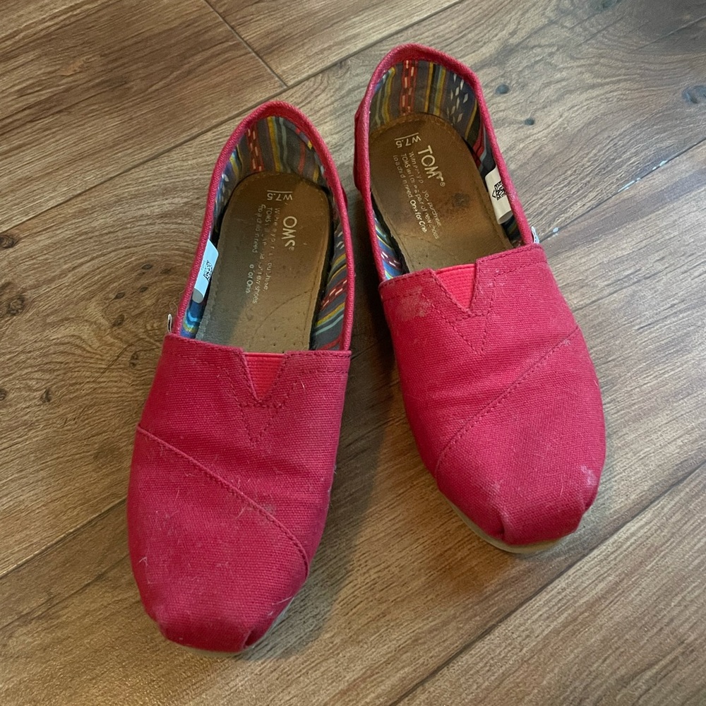 Toms